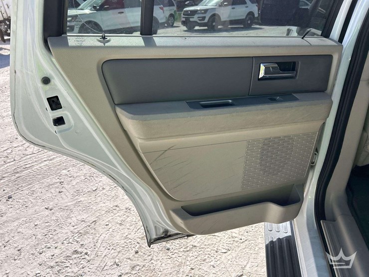 2014-ford-expedition-image-19
