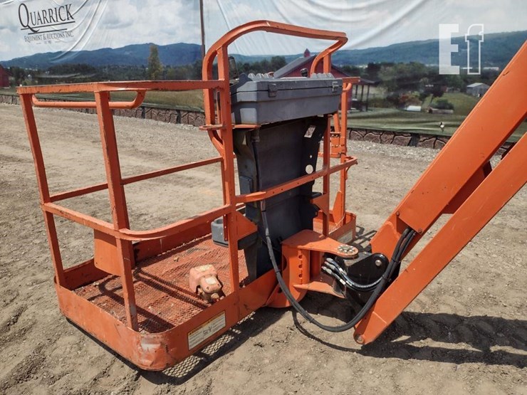 2002-jlg-600ajn-image-39