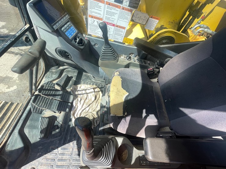 2015-komatsu-pc360-lc-10-image-60