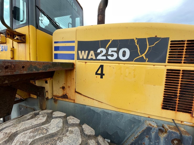 komatsu-wa250-5-image-28