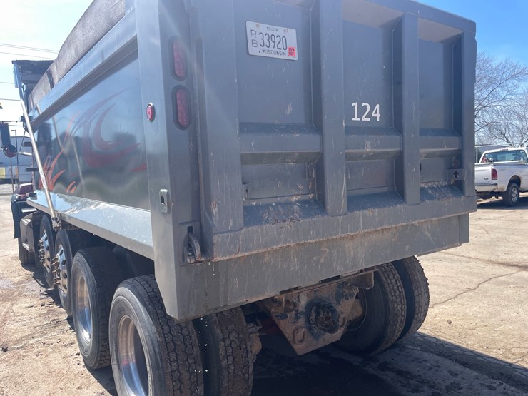 #4013-•-2000-quad-axle-mack-dump-truck-(has-wi-title)-image-82