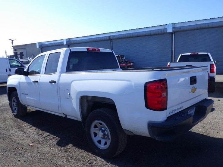 2018-chevrolet-1500-image-4