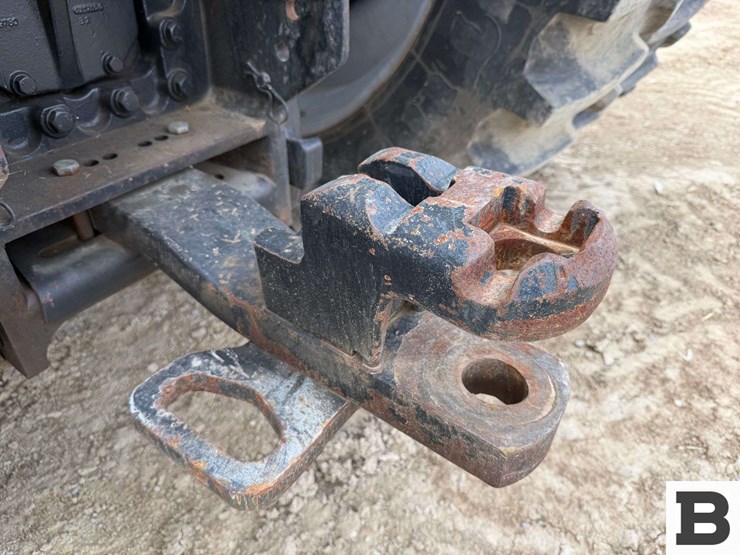 2018-case-ih-magnum-310-image-45