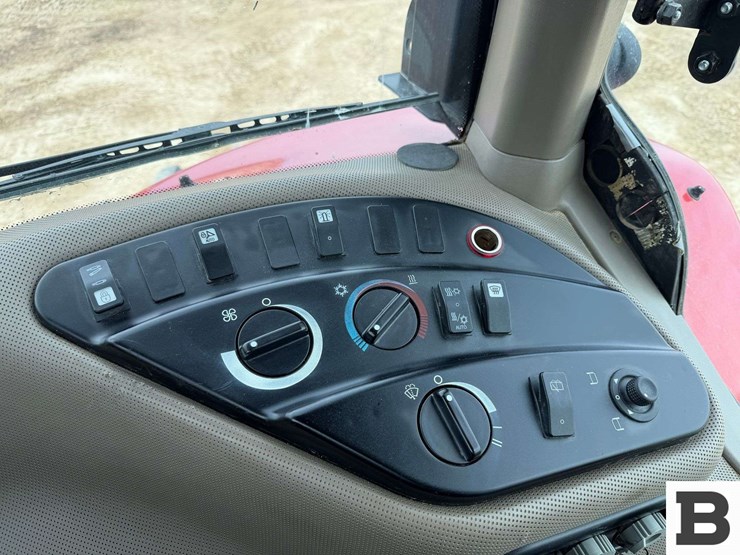 2018-case-ih-magnum-310-image-78