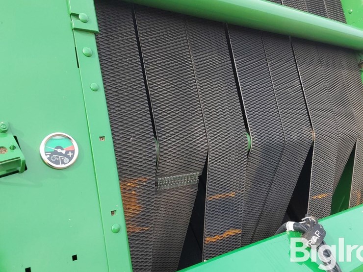 2023-john-deere-560m-image-14