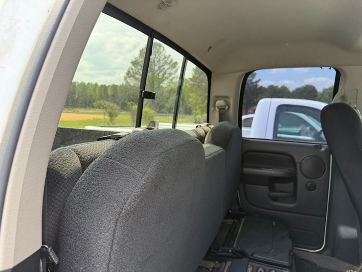 2003-dodge-ram-2500-image-31