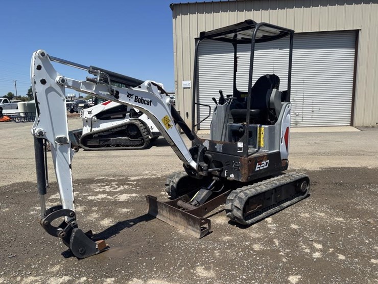 2020-bobcat-e20-image-1