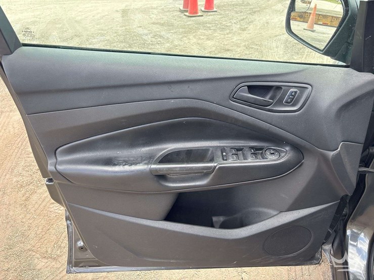 2017-ford-escape-image-11