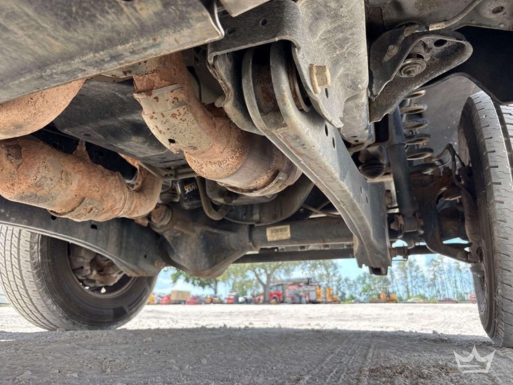 2021-ford-f250-image-32