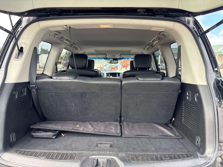 2012-infiniti-qx56-image-30