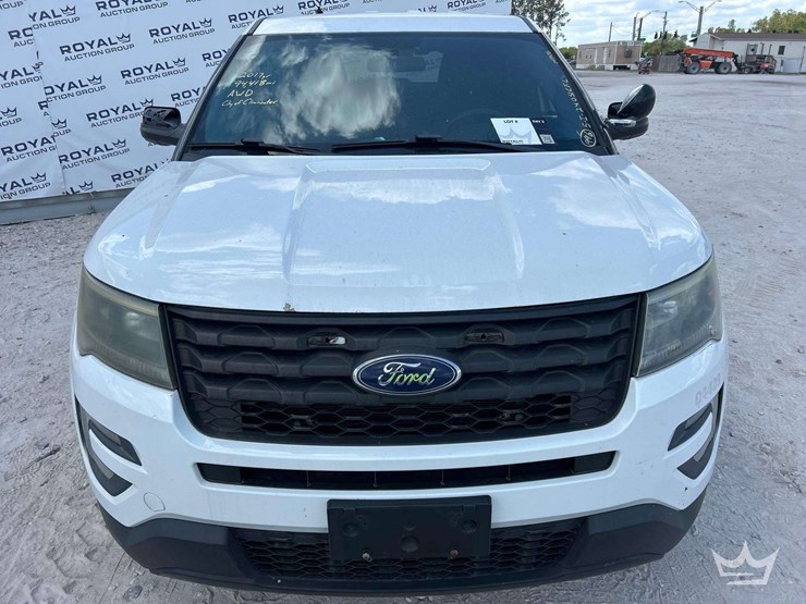 2017-ford-explorer-image-23