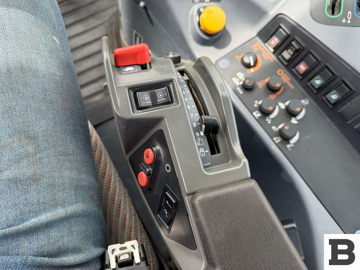 2013-kubota-m110gx-image-67