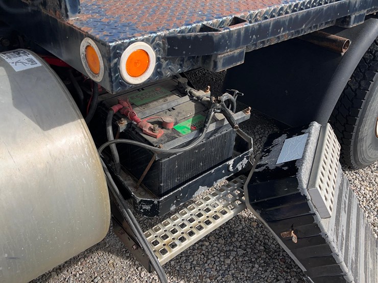 1995-volvo-truck-image-44