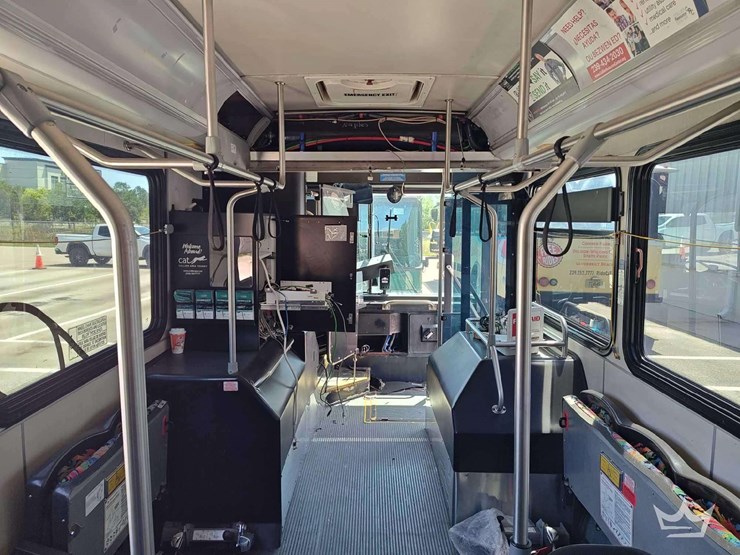 2012-gillig-low-floor-image-34