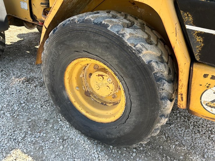 caterpillar-906-image-15