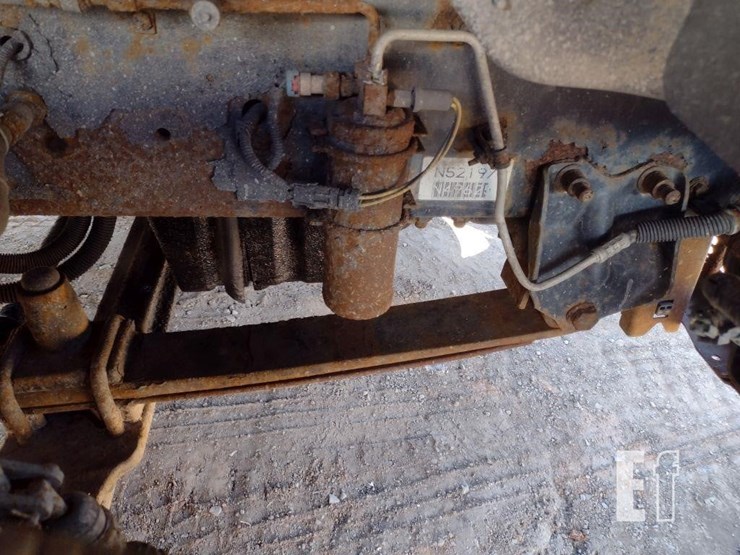 2005-freightliner-business-class-m2-106-image-28