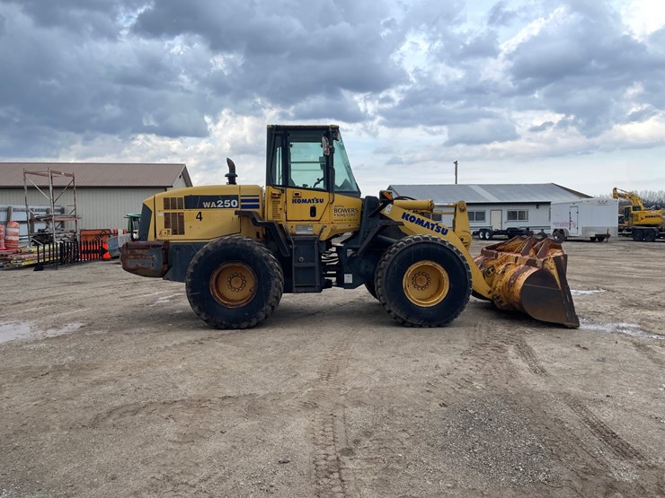 komatsu-wa250-5-image-4