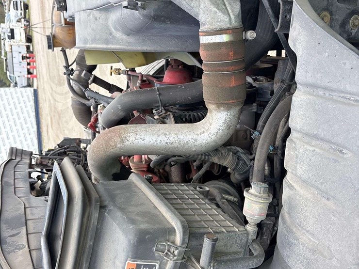 2018-international-durastar-4300-image-9