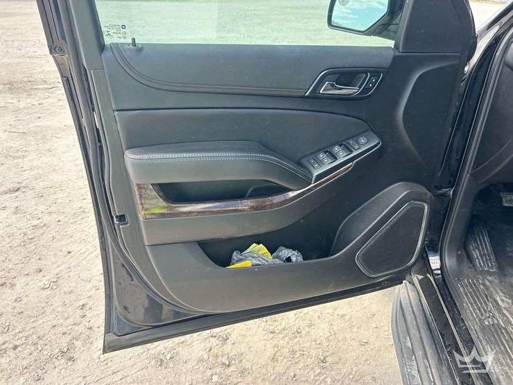2019-chevrolet-tahoe-image-11