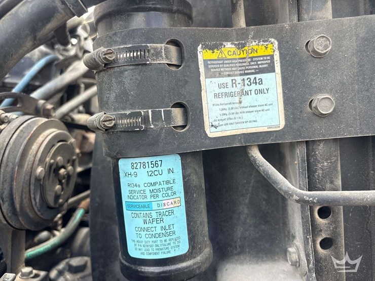 2000-mack-dm690s-image-34