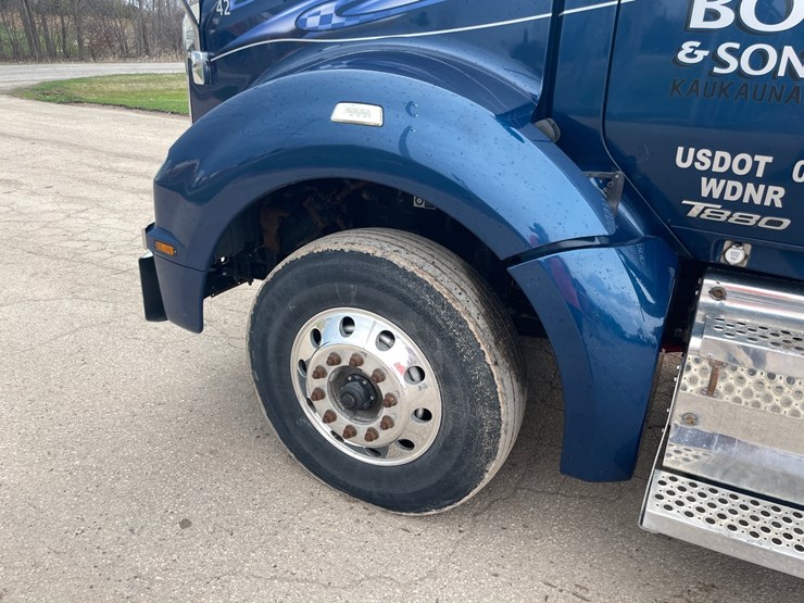 2015-kenworth-t880-image-40