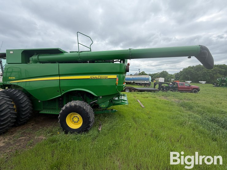2015-john-deere-s670-image-11