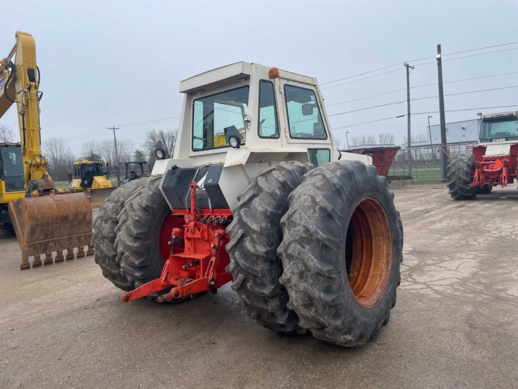 #4064-•-case-1370-tractor-image-5
