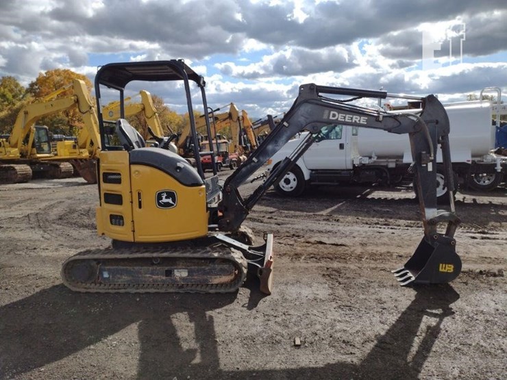 2022-deere-26g-image-3