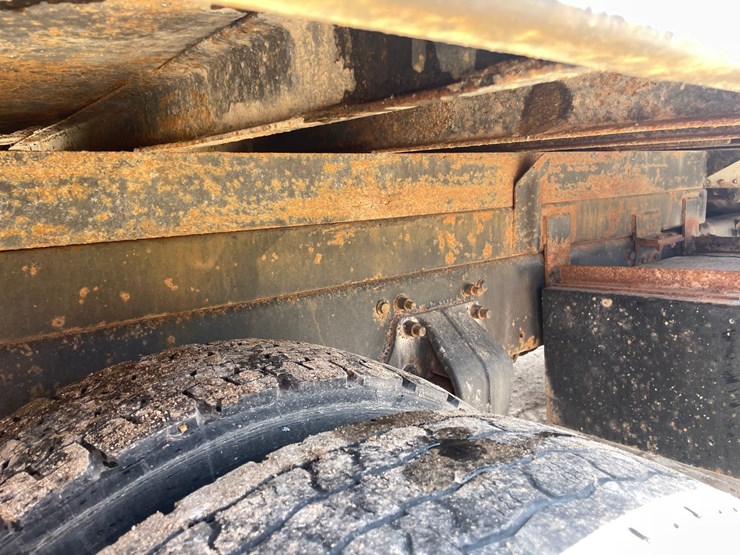 #4015-•-2004-freightliner-dump-truck-(has-wi-title)-image-26