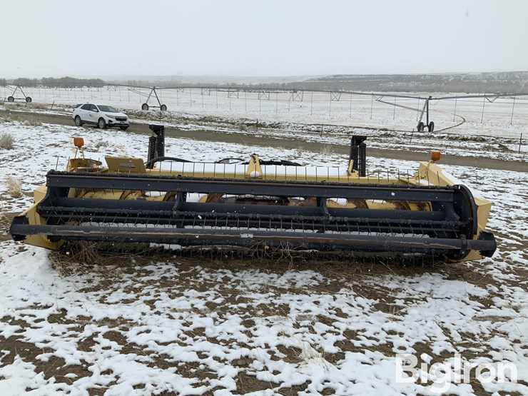 new-holland-2324-image-2