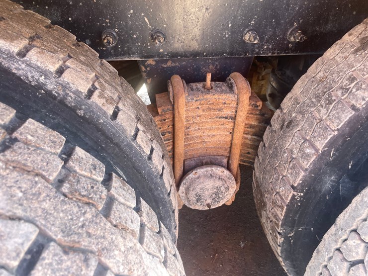 2013-mack-granite-104fr-image-29