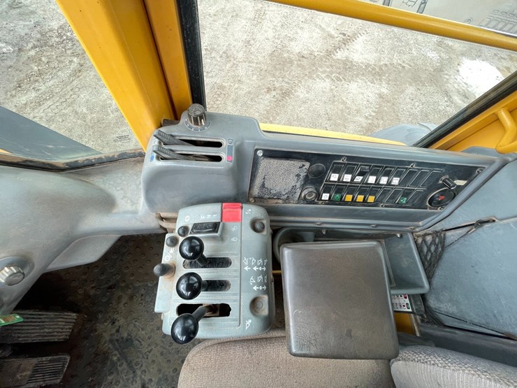 volvo-l90e-image-38