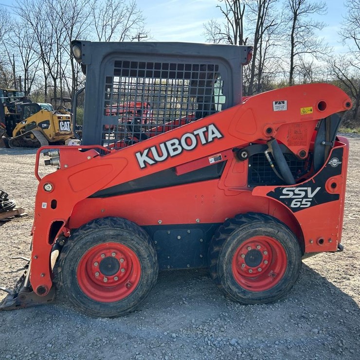 2017 KUBOTA SSV65