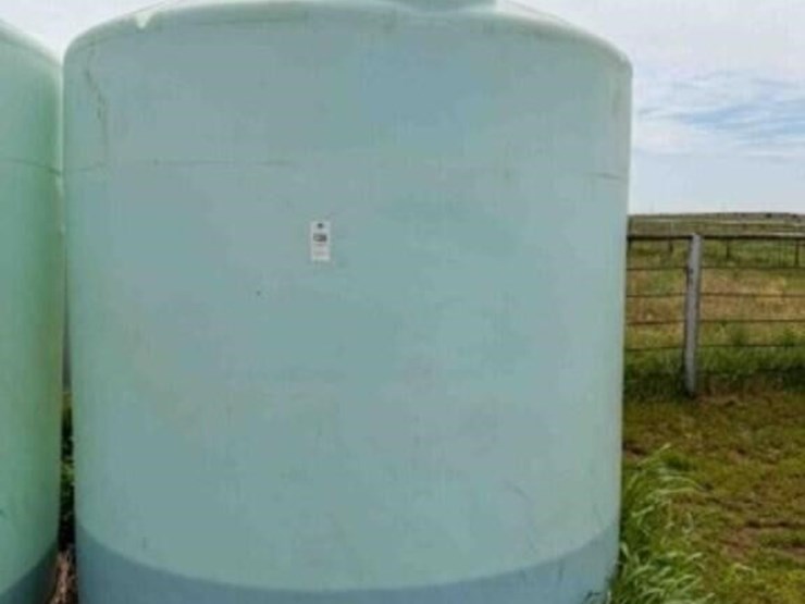 3000-gallon-poly-tank-image-1