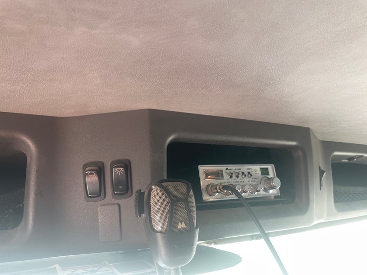 2013-mack-granite-104fr-image-101