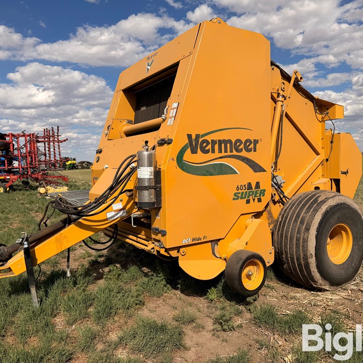 2012 VERMEER 605