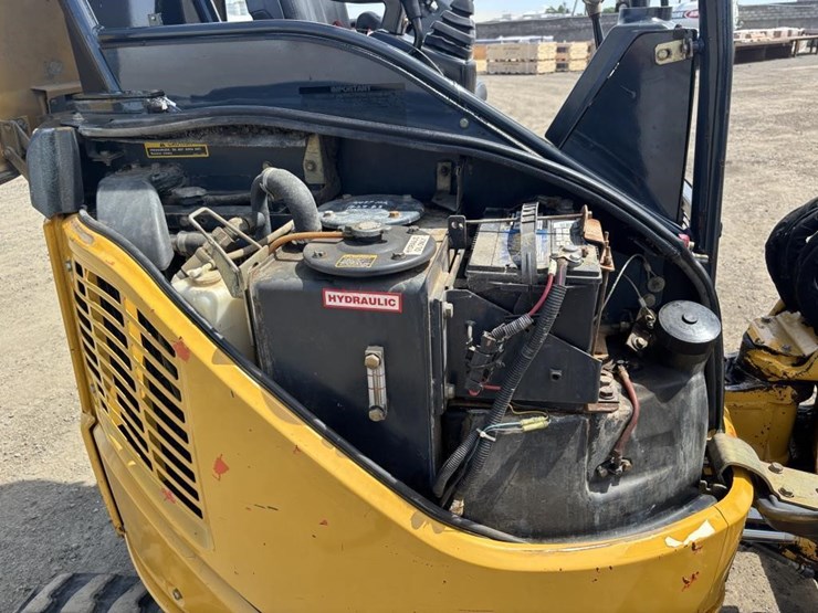 2006-deere-27d-image-38