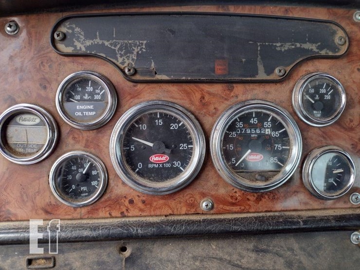 2005-peterbilt-379-image-7