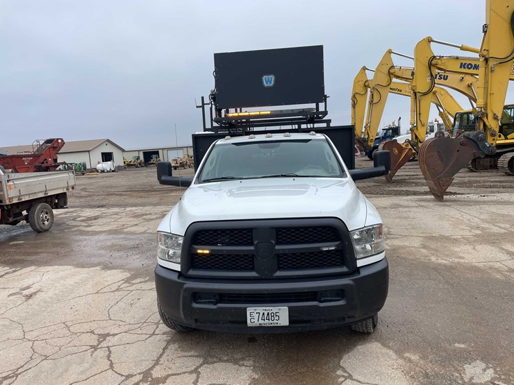 2015-dodge-ram-3500-image-124