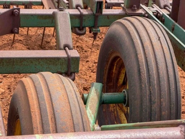john-deere-4010-image-6
