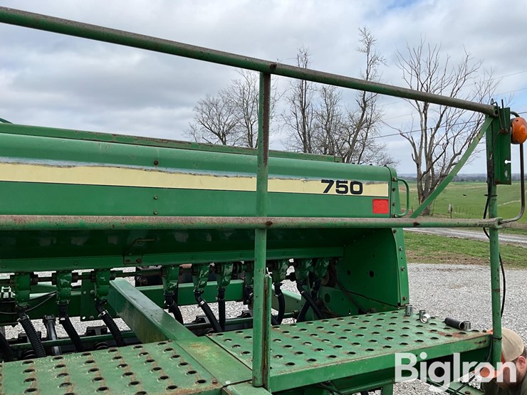 john-deere-750-image-11