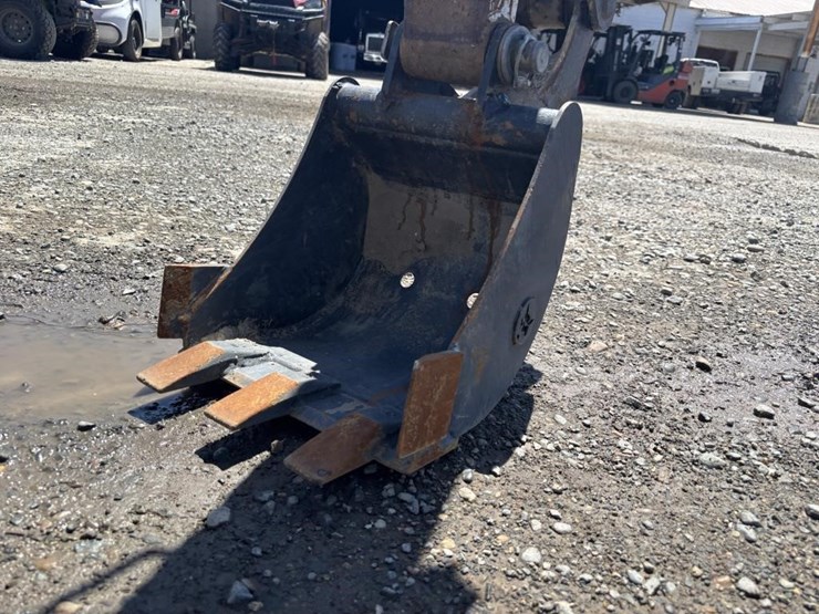 2020-bobcat-e20-image-11