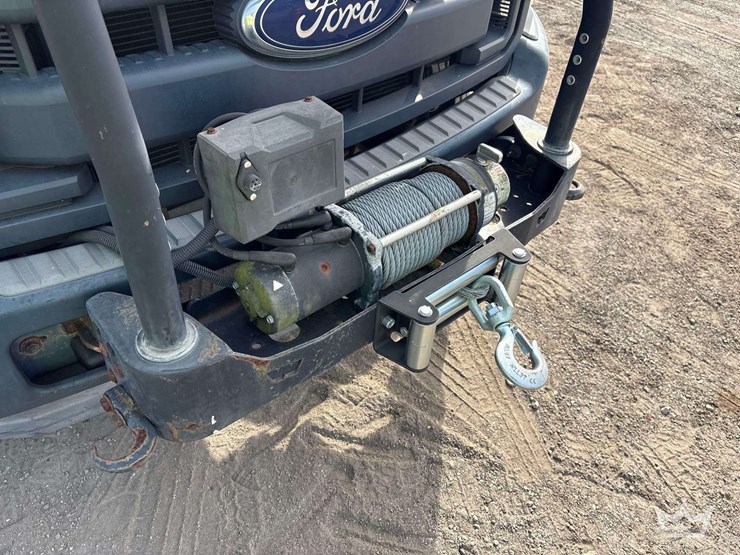 2015-ford-f550-image-19