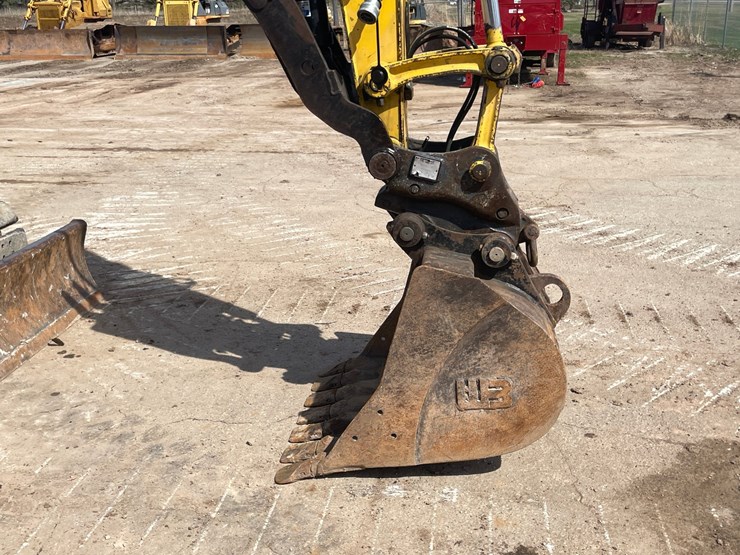 2014-komatsu-pc78-image-32