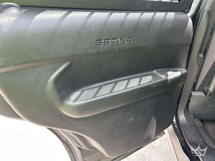 2017-ford-explorer-image-22