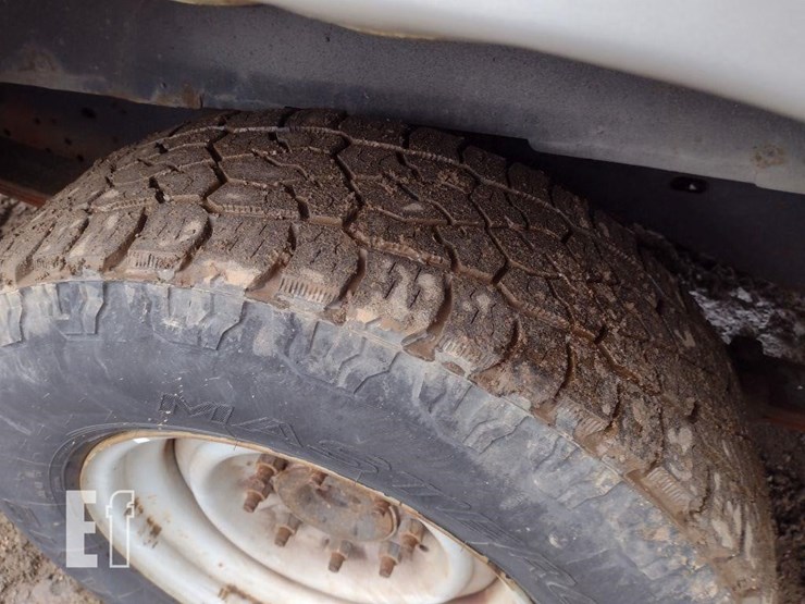 2012-ford-e250-image-24