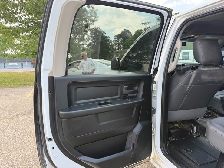 2018-dodge-1500-image-34