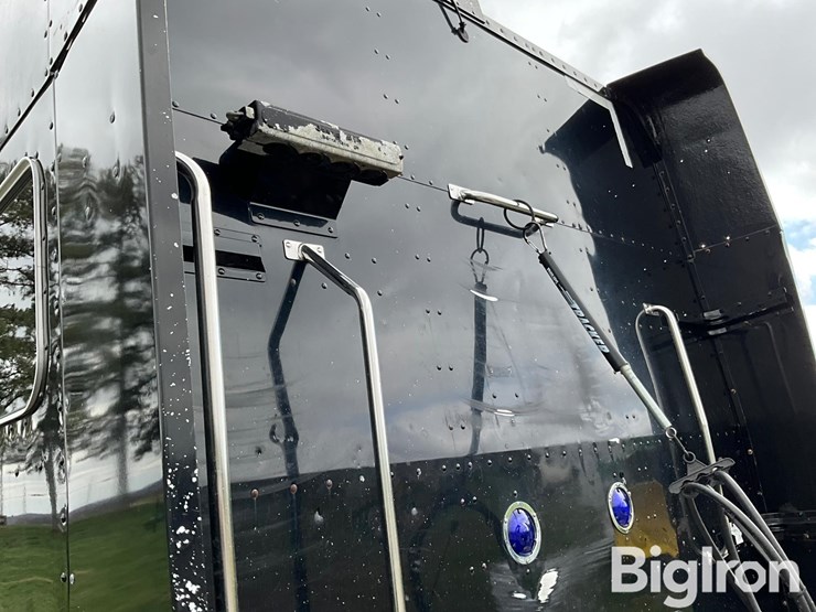 2006-peterbilt-379-image-16
