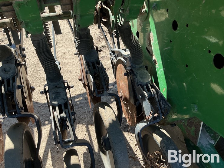 john-deere-8300-image-17
