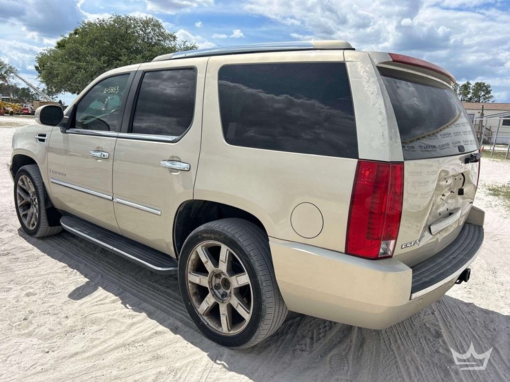 2007-cadillac-escalade-image-4